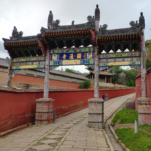 山西旅游景点-显通寺