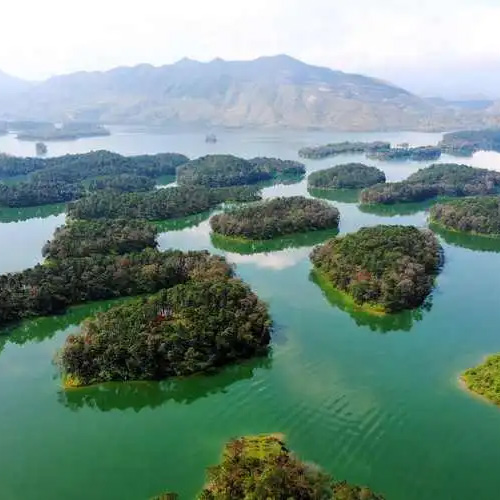 云南旅游景点-孔雀湖