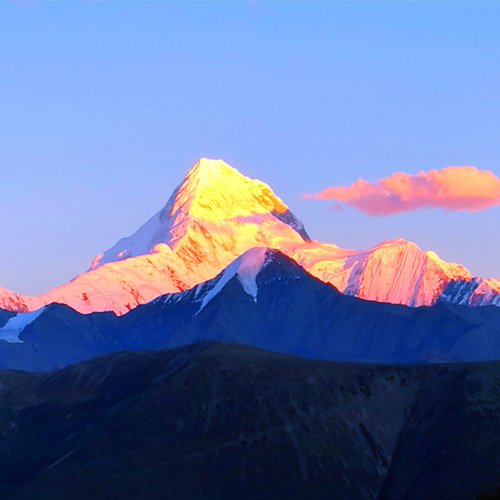 贡嘎山